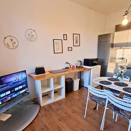 Muehlenstrasse - Zentrumsnah, Parkplatz Inklusive - Ideal Fuer Familien, Paare Und Geschaeftsleute *