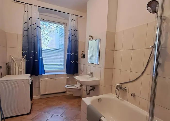 Muehlenstrasse - Zentrumsnah, Parkplatz Inklusive - Ideal Fuer Familien, Paare Und Geschaeftsleute *